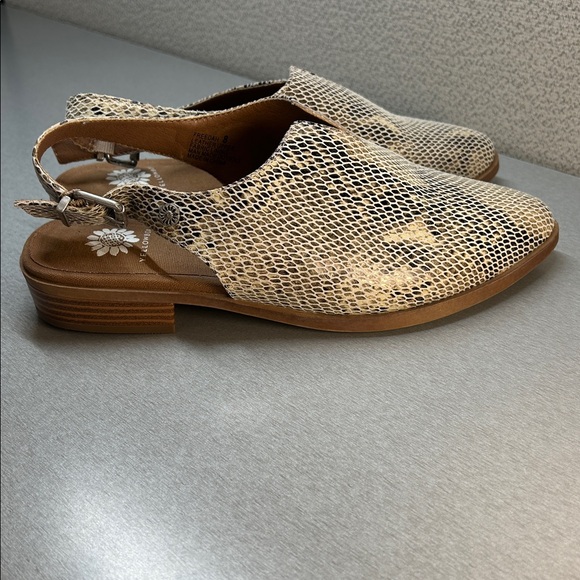 Yellow Box Freedah Mule Leather Snakeskin Look Flat  Shoes Women’s 8 NWOT - Picture 3 of 12